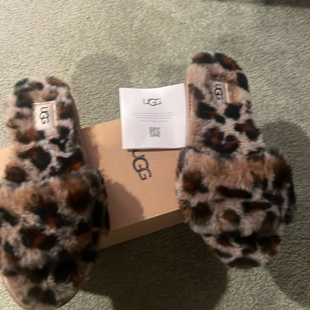 Ugg leopard slippers